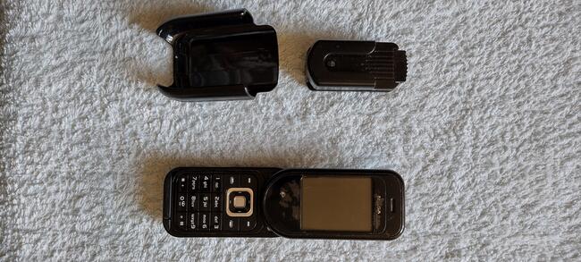 Sprzedam unikalny, stylowy damski telefon NOKIA Model 7373