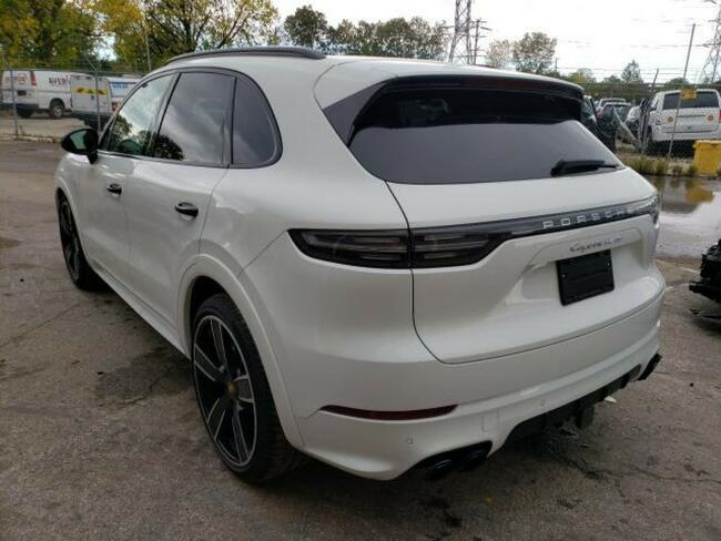 Porsche Cayenne Turbo 2019, 4.0L, 4x4, porysowany lakier