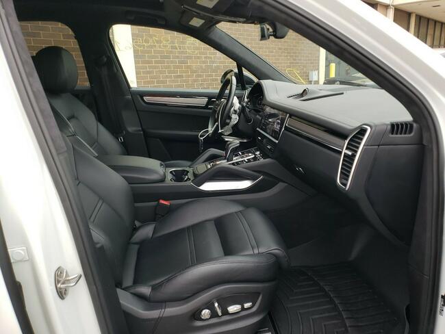 Porsche Cayenne Turbo 2019, 4.0L, 4x4, porysowany lakier