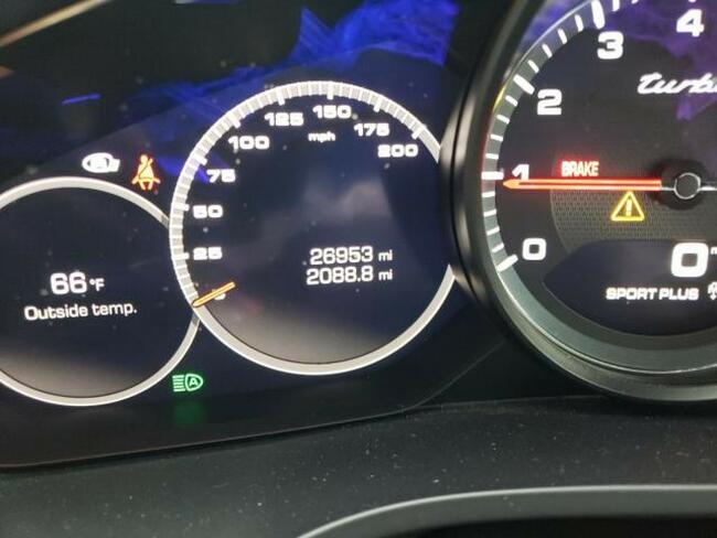 Porsche Cayenne Turbo 2019, 4.0L, 4x4, porysowany lakier