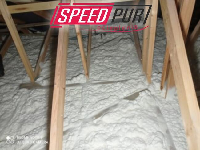 Piana PUR Ocieplanie Poddasze Wiązary Dach Strop Piła