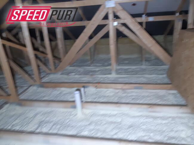 Piana PUR Ocieplanie Poddasze Wiązary Dach Strop Strych