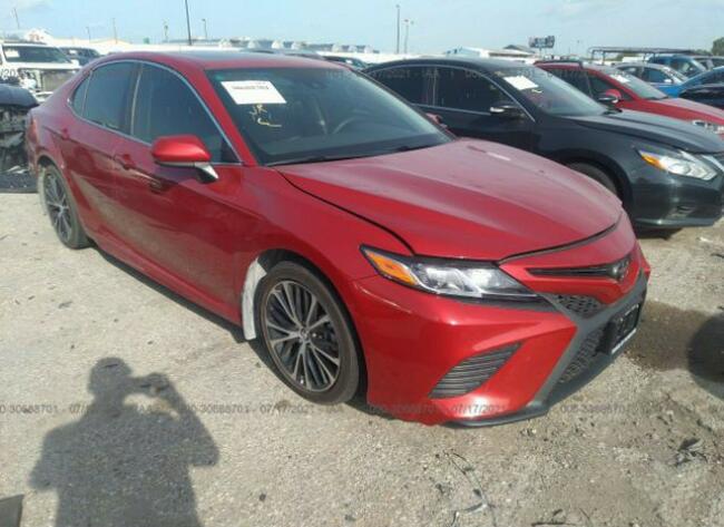 Toyota Camry 2019, 2.5L, po gradobiciu