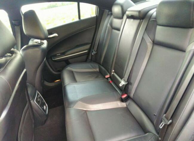 Dodge Charger 2020, 3.6L, porysowany lakier