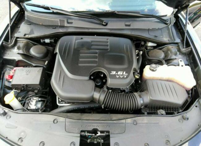 Dodge Charger 2020, 3.6L, porysowany lakier