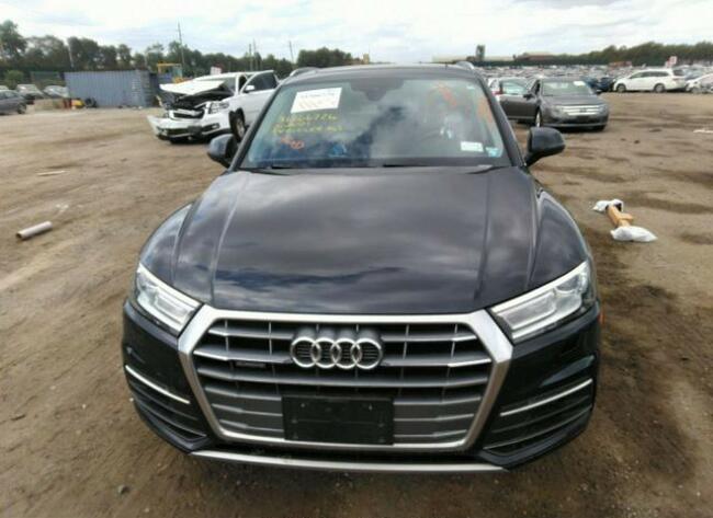 Audi Q5 2020, 2.0L, 4x4, porysowany lakier