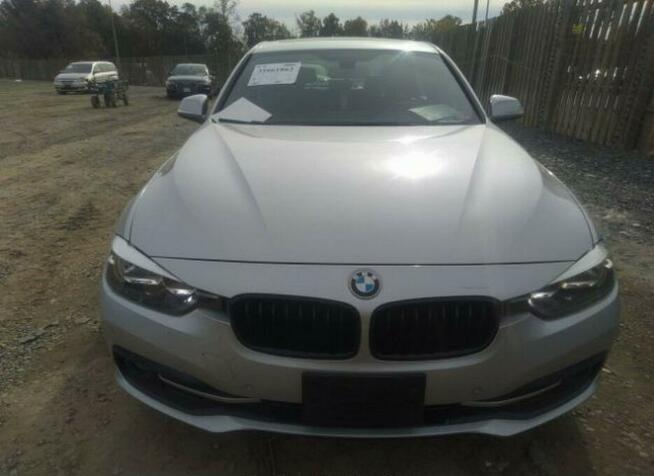 BMW 330 2017, 2.0L, 4x4, od ubezpieczalni