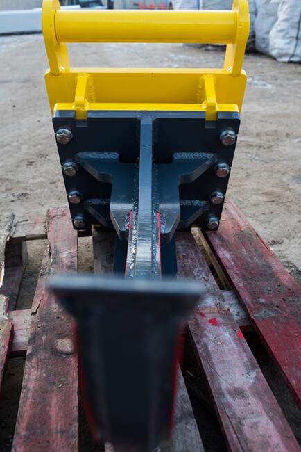 Zrywak ZRK, przeznaczony do wyrywania korzeni lub karp