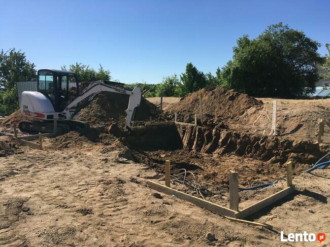 roboty ziemne, wykopy, równanie terenu, koparka, transport