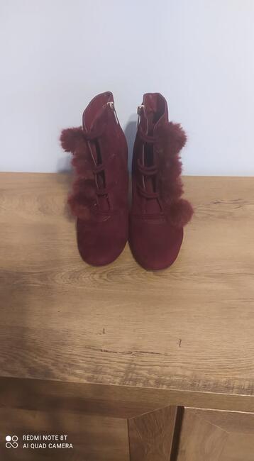 Zamszowe bordowe botki 38