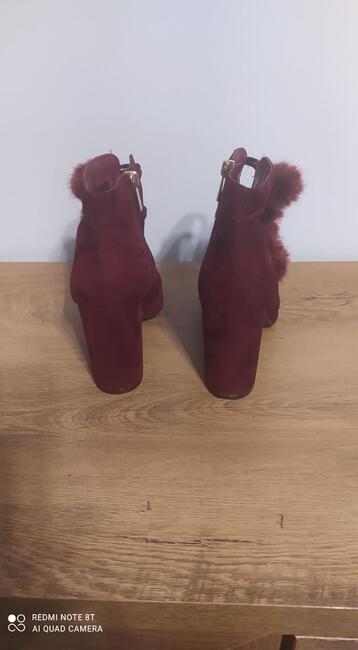 Zamszowe bordowe botki 38