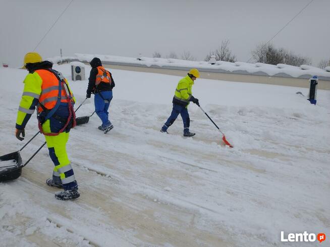Odśnieżanie dachów płaskich i spadowych 507 55 85 85