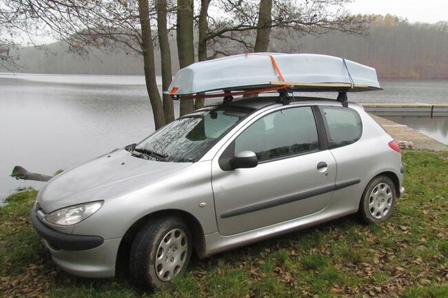 Wędkarska łódka zanętowa do wędkowania i pływania,