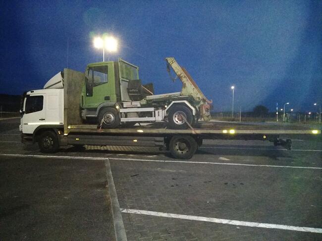 Transport sprzętu rolniczego i budowlanego pomoc drogowa