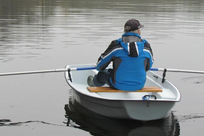 Wędkarska łódka zanętowa do wędkowania i pływania,