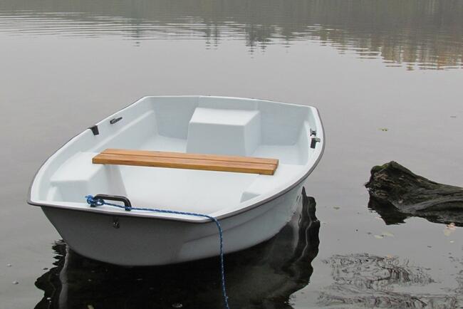 Wędkarska łódka zanętowa do wędkowania i pływania,