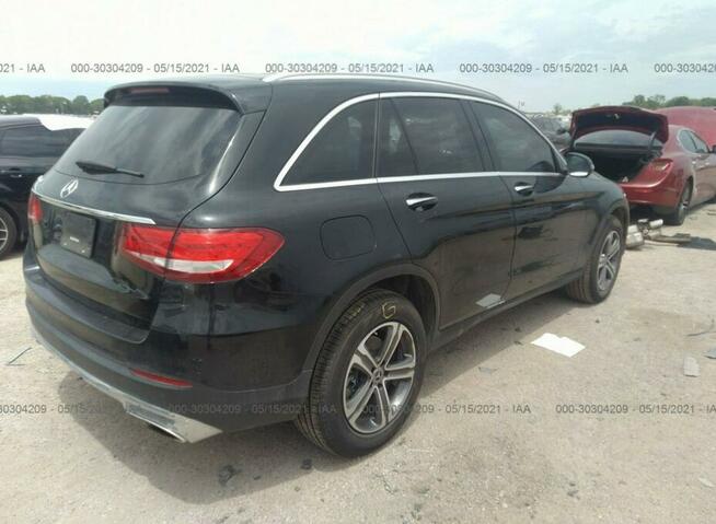Mercedes GLC 300 2019, 2.0L, 4x4, po gradobiciu
