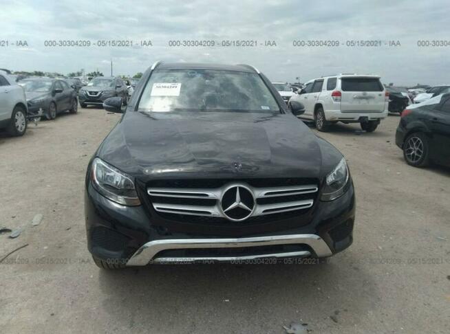 Mercedes GLC 300 2019, 2.0L, 4x4, po gradobiciu