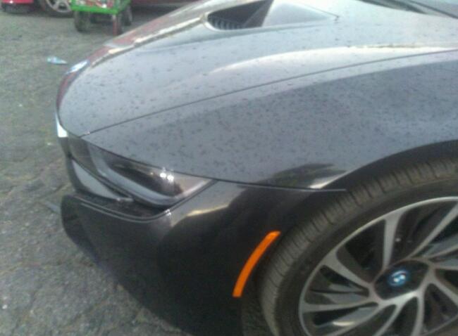 BMW i8 2015, 1.5L, porysowany lakier