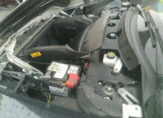 BMW i8 2015, 1.5L, porysowany lakier