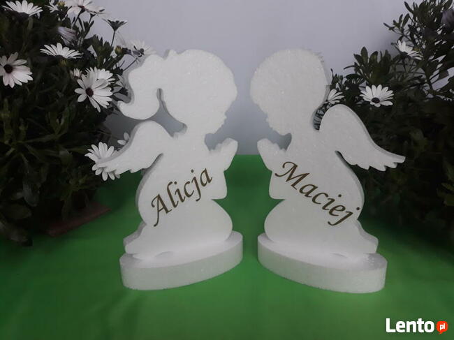 Aniołek klęczacy z imieniem dekoracja Pierwsza Komunia