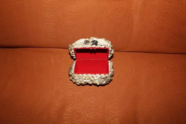 Pudełko szkatułka z muszelek