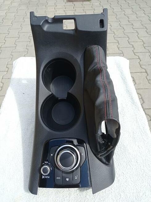 KONSOLA STEROWANIA + PODŁOKIETNIK MAZDA 3 -2015