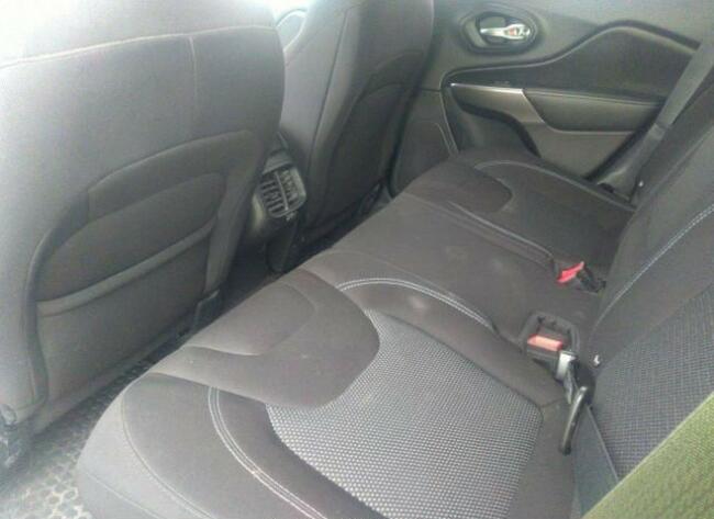 Jeep Cherokee 2019, 3.2L, 4x4, po gradobiciu