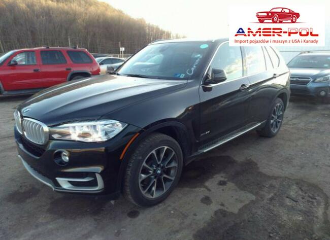 BMW X5 2017, 3.0L, 4x4, porysowany lakier