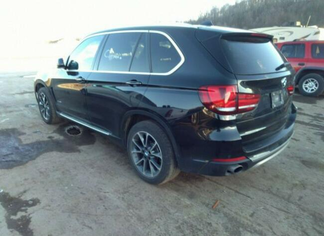 BMW X5 2017, 3.0L, 4x4, porysowany lakier