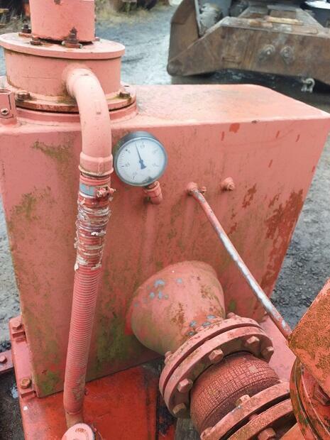 Używana pompa do odwodnień.