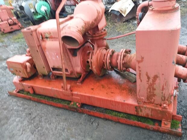 Używana pompa do odwodnień.