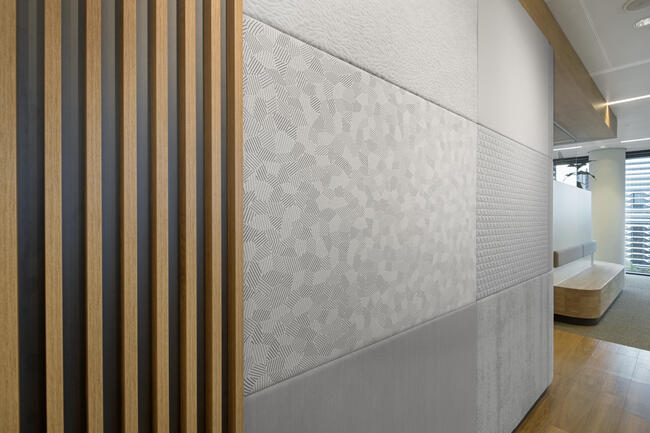 Lamele na ścianę, lamele drewniane na płycie, panele ścienne