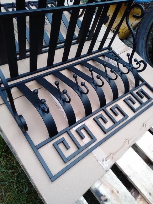 Wieszak na ścianę do przedpokoju