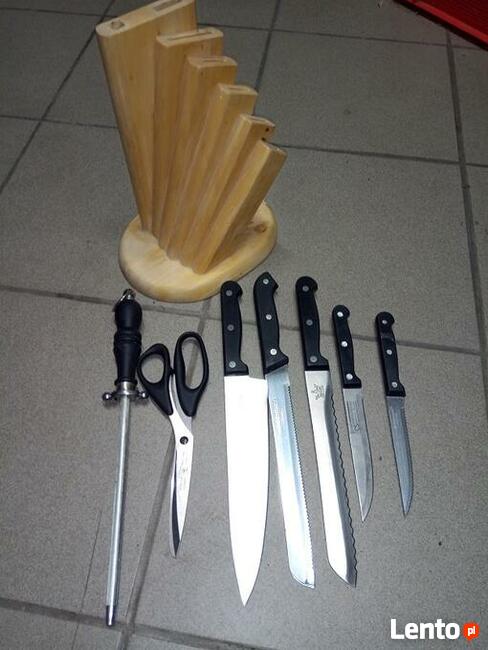 Noże ze stojakiem
