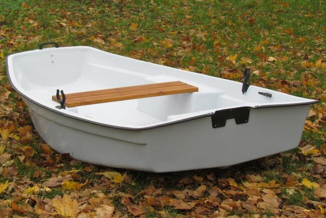 Wędkarz łódka wędkarska łódź do wędkowania i rekreacji mała