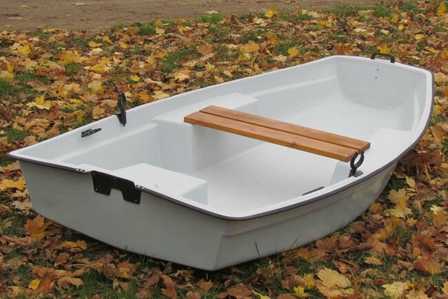 Wędkarz łódka wędkarska łódź do wędkowania i rekreacji mała