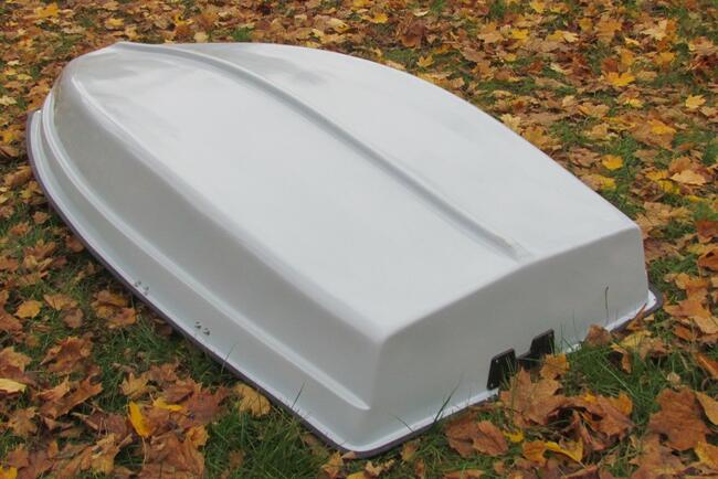 Wędkarz łódka wędkarska łódź do wędkowania i rekreacji mała