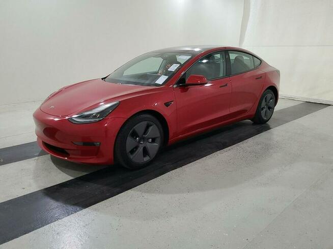 Tesla Model 3 Standard Range Plus 283KM elektryk 2021