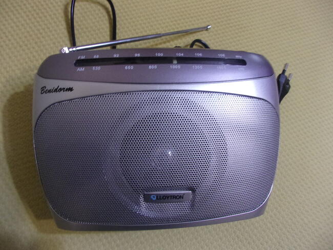 Radio Lloytron Benidorm 2 Band AC/DC kolor - Silver