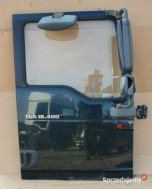 MAN TGA DRZWI PRAWE KOMPLETNE TAPICERKA LUSTERKO