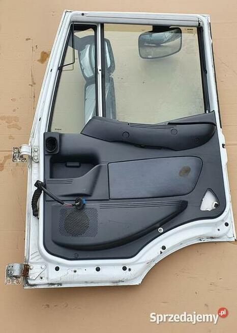 IVECO STRALIS DRZWI PRAWE KOMPLETNE