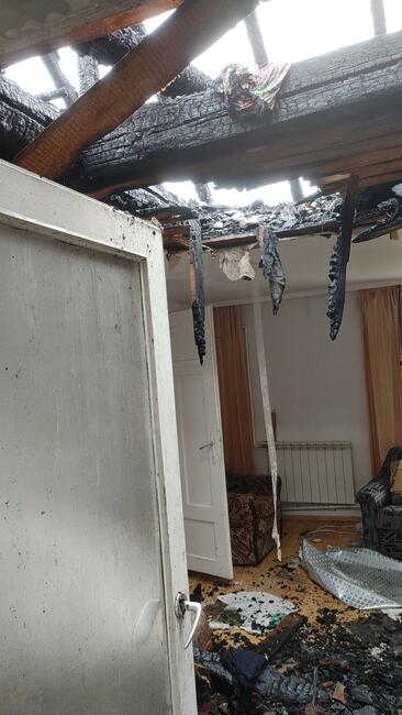 Pilna pomoc -pozar domu