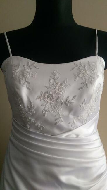 Sprzedam suknię ślubną, klasyczną białą