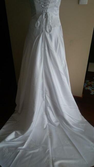 Sprzedam suknię ślubną, klasyczną białą