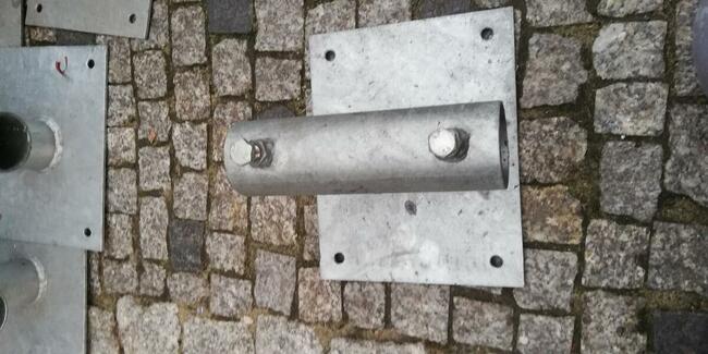 Uchwyt do lampy lub masztu