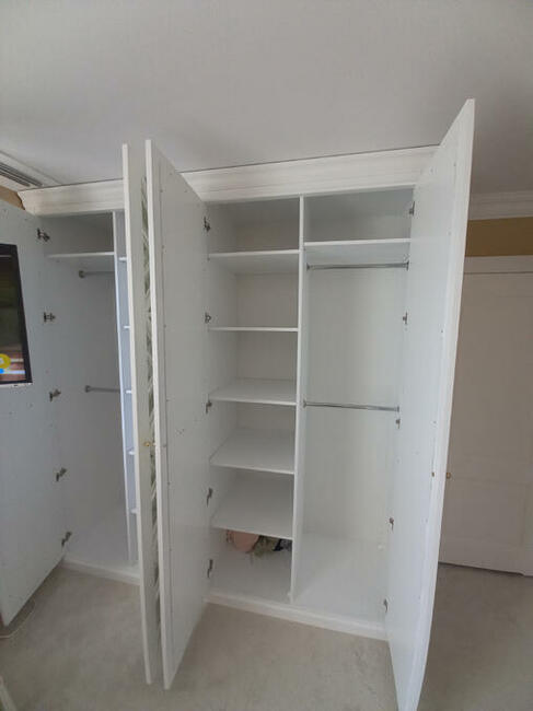 Regał na książki. biblioteczka