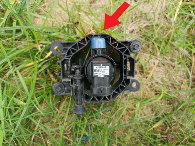 Odpowietrznik halogenu 261500097R Dacia Nissan Renault Fiat