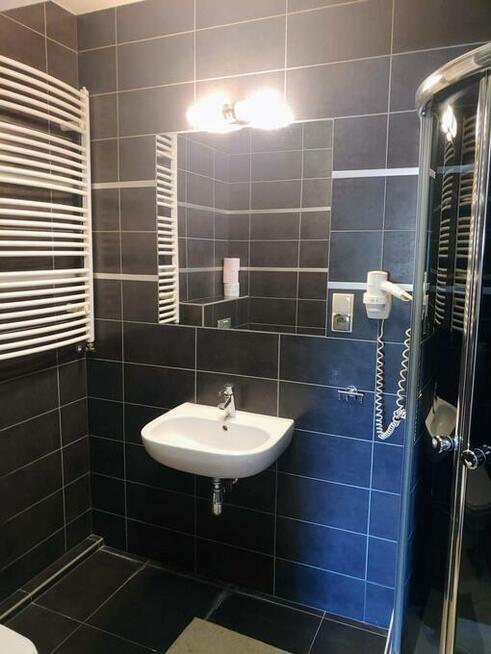 Pokoje z łazienkami/ hotel pracowniczy