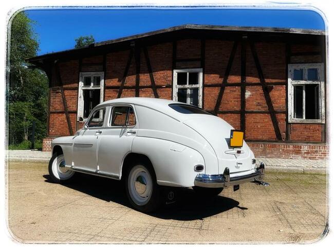 Biała Warszawa M20 1956r auto do ślubu. Samochód na wesele